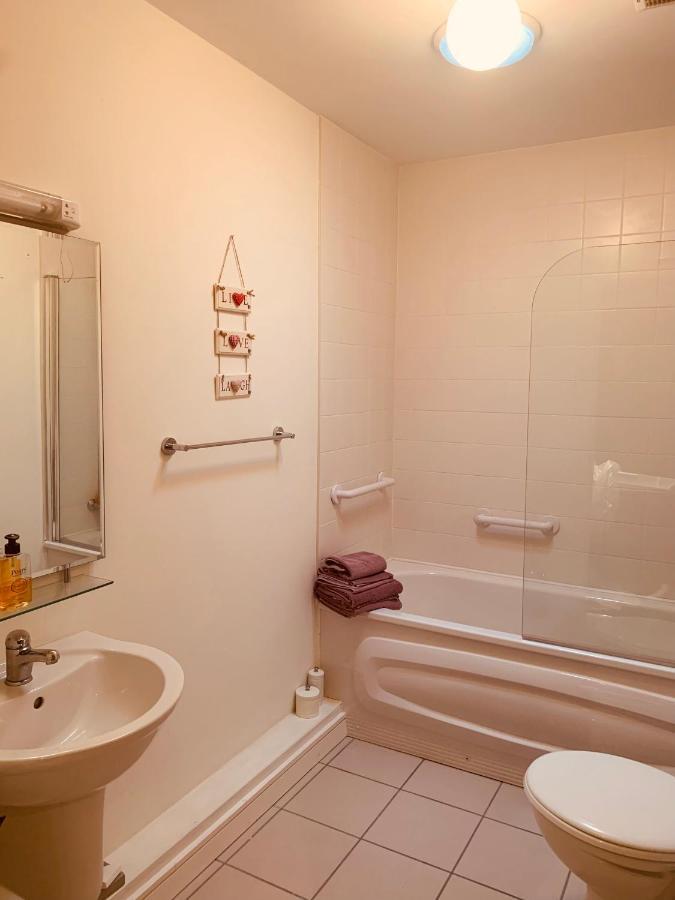 Courthouse View Penthouse 2 Apartment Клифдън Екстериор снимка