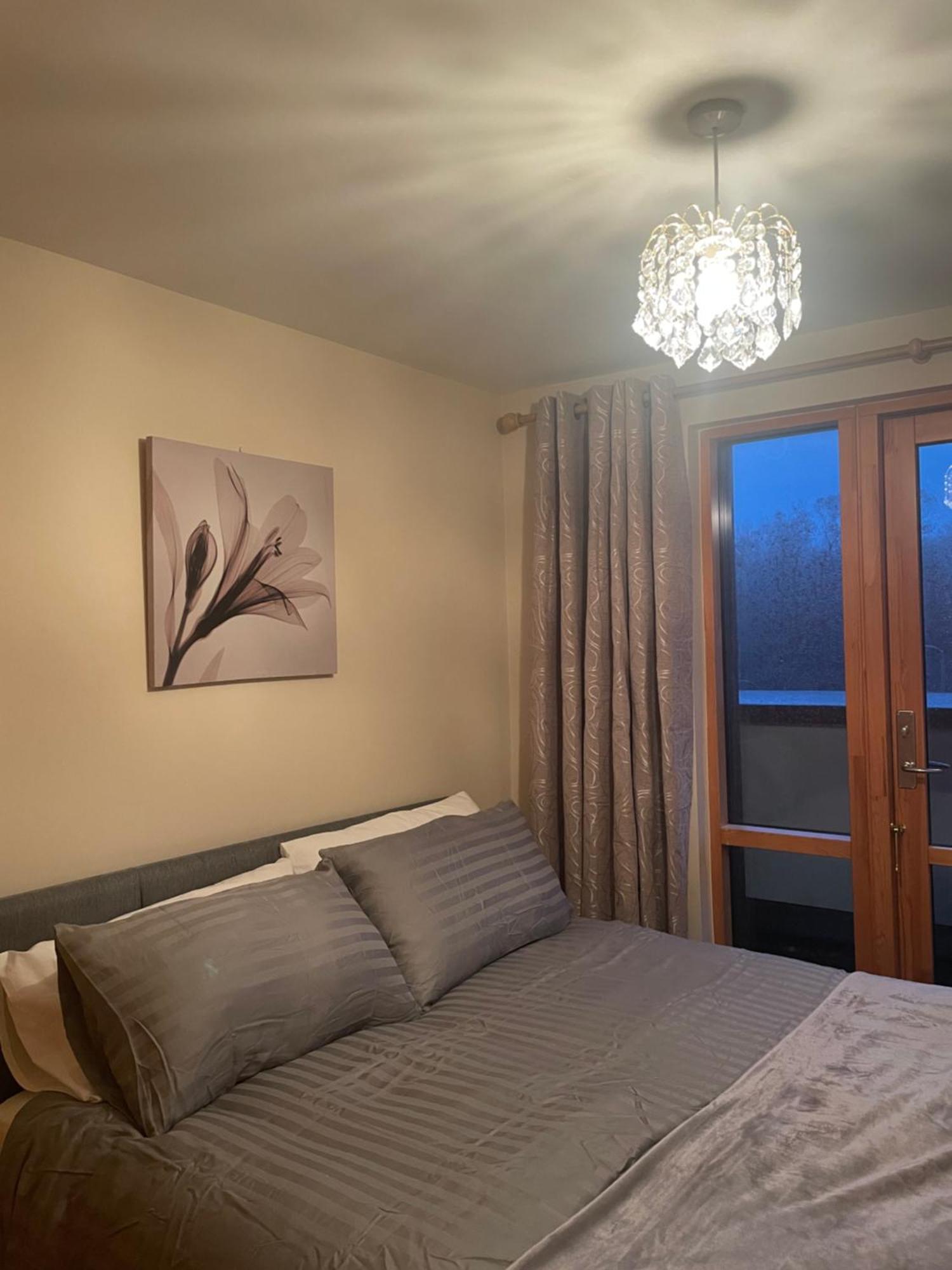 Courthouse View Penthouse 2 Apartment Клифдън Екстериор снимка