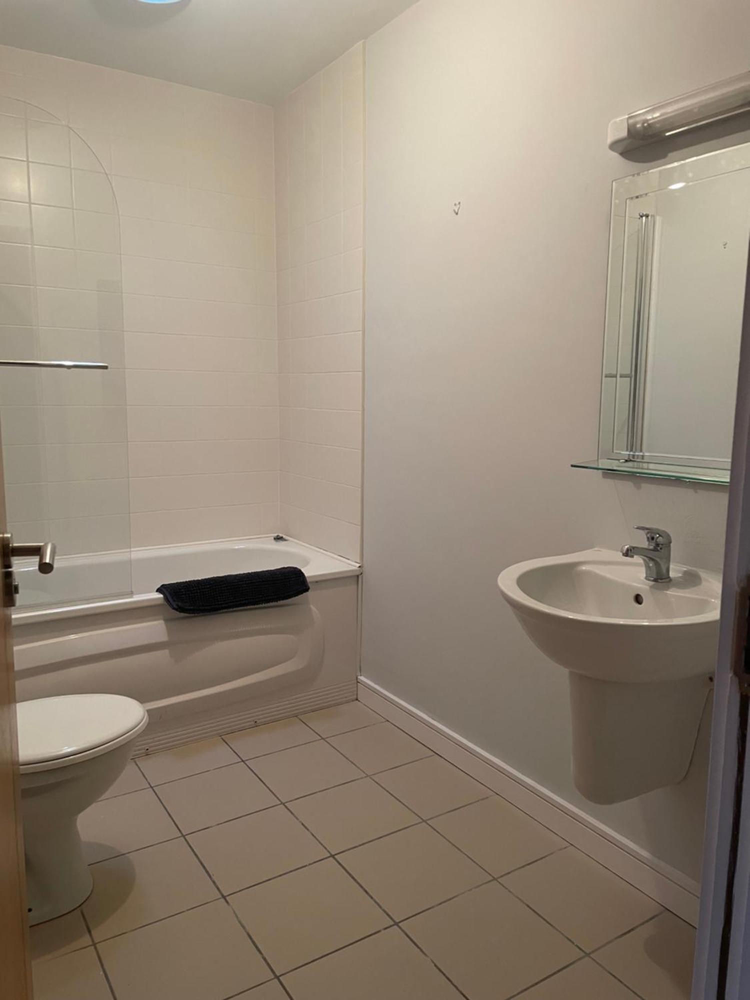 Courthouse View Penthouse 2 Apartment Клифдън Екстериор снимка