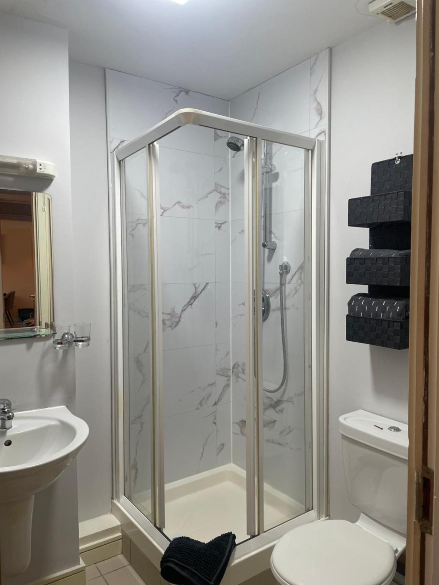 Courthouse View Penthouse 2 Apartment Клифдън Екстериор снимка