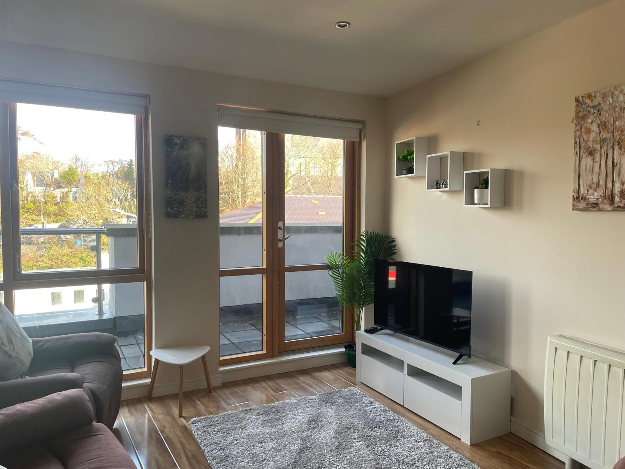 Courthouse View Penthouse 2 Apartment Клифдън Екстериор снимка